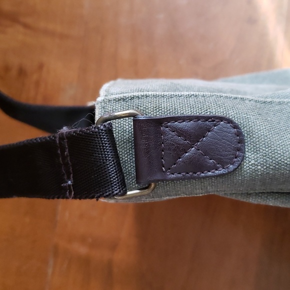 Little crossbody bucket bag by Dockers - Picture 5 of 9